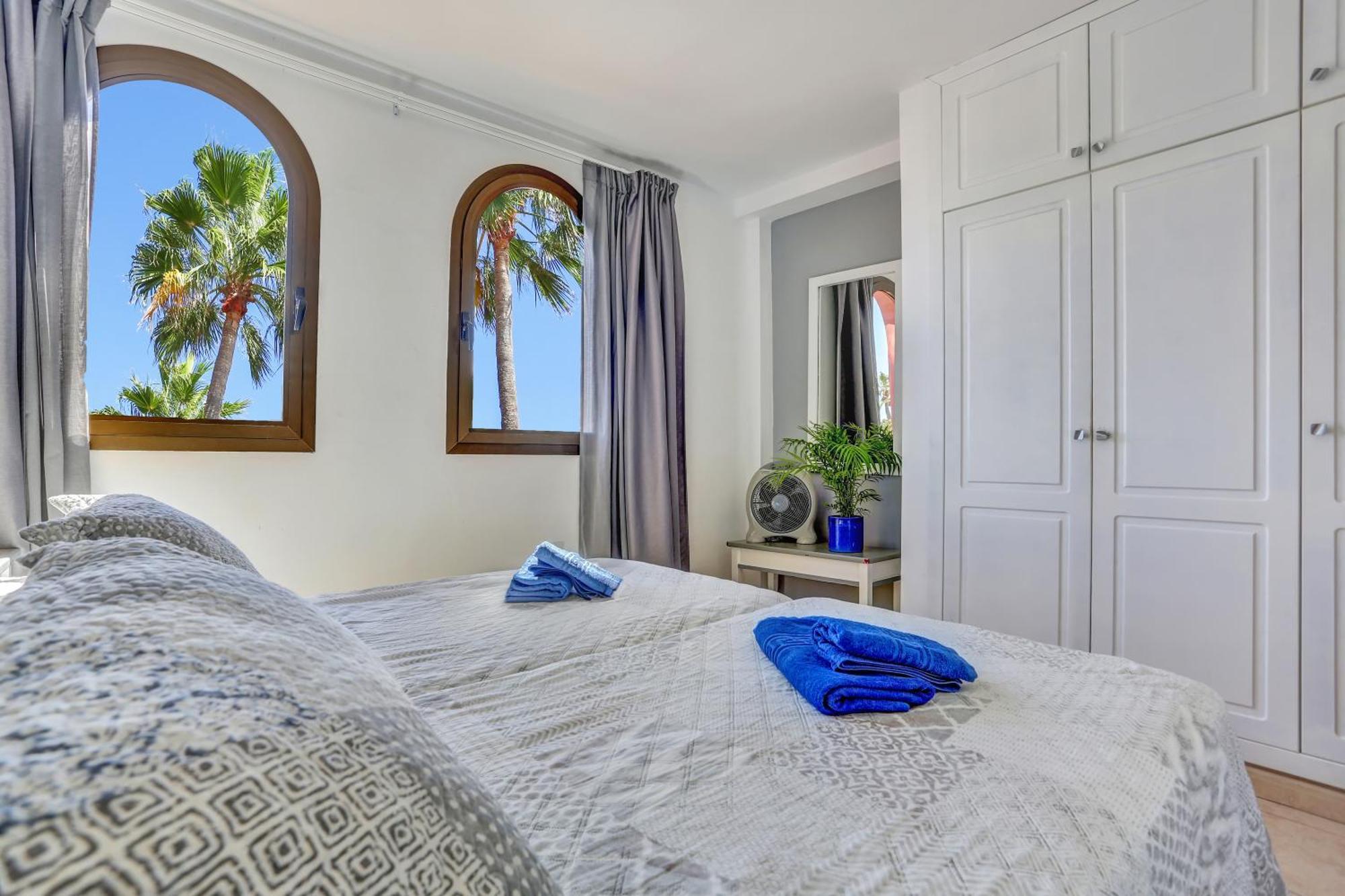 Oasis Royal Apartment Коралео Екстериор снимка