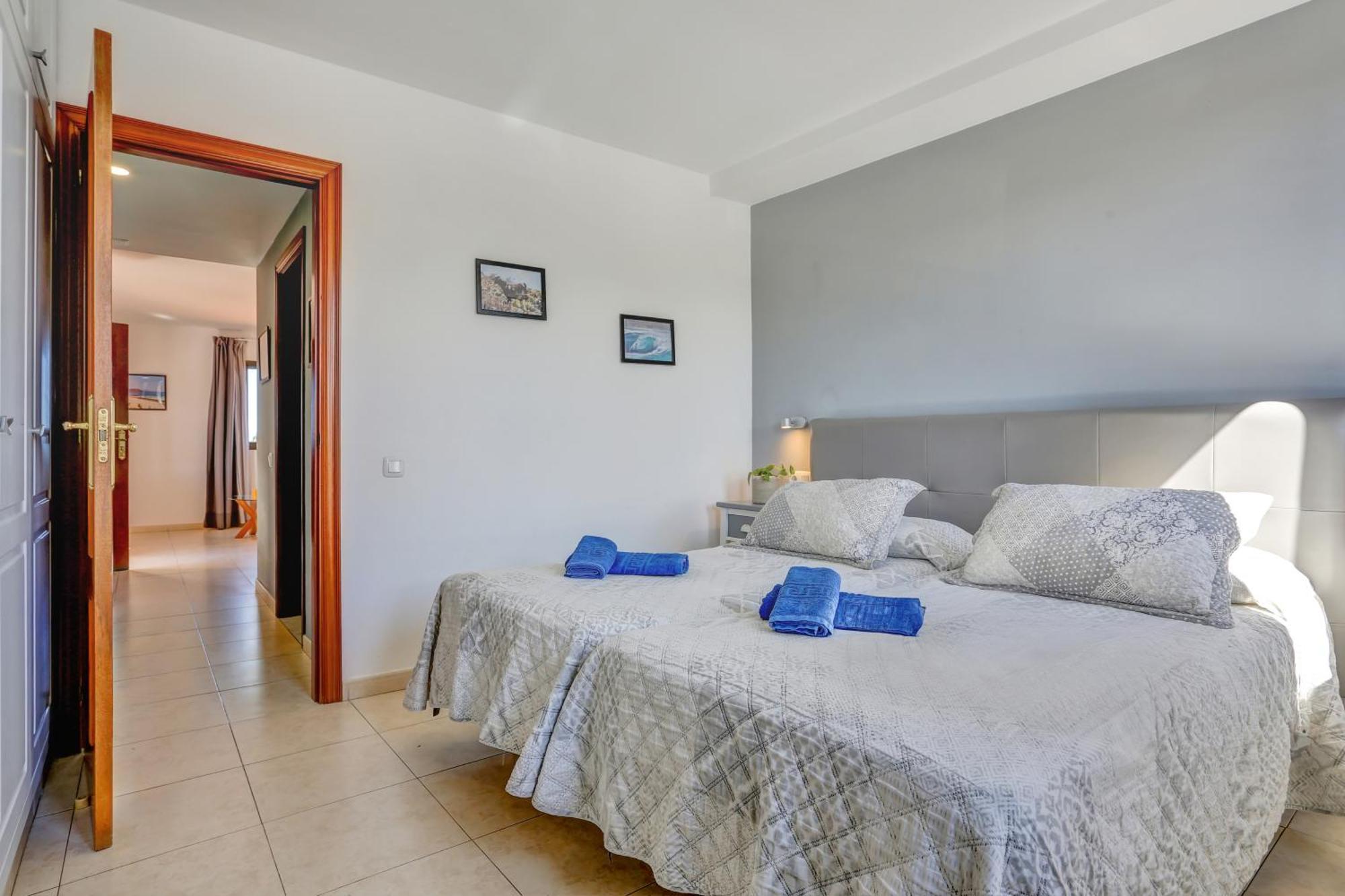 Oasis Royal Apartment Коралео Екстериор снимка
